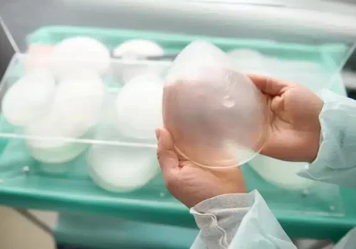 Choosing the size of breast implants